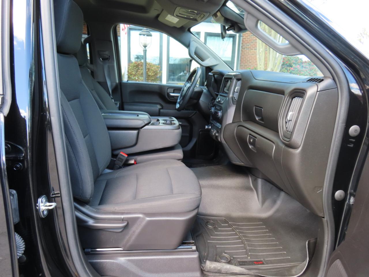 Chevrolet Silverado 2500HD Custom Crew Cab Short Box 4WD 2024