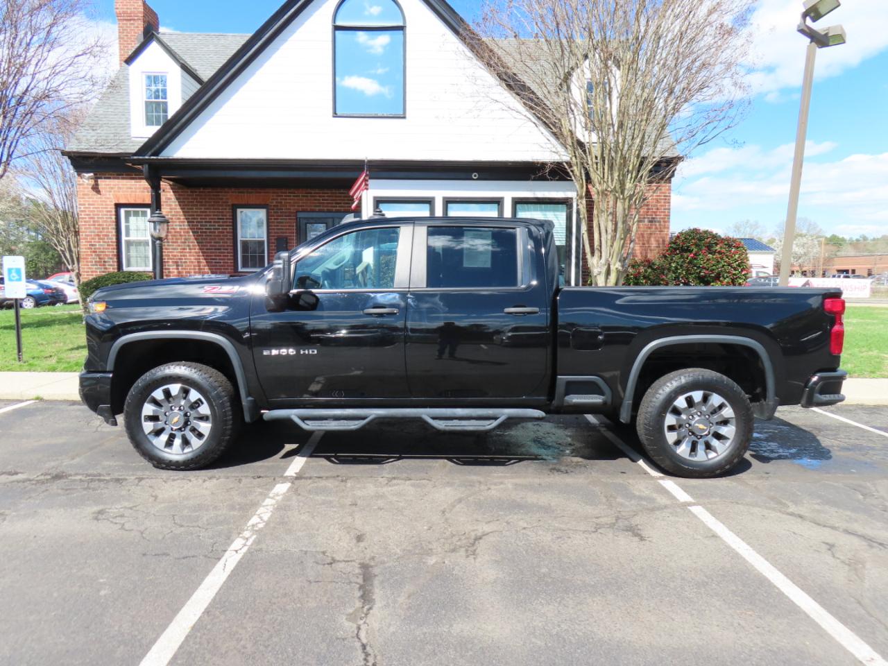 Chevrolet Silverado 2500HD Custom Crew Cab Short Box 4WD 2024