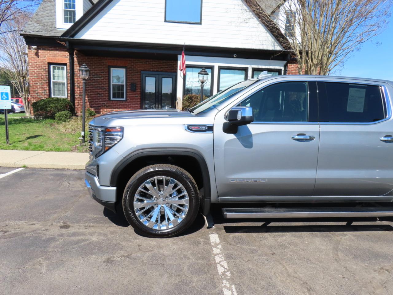 GMC Sierra 1500 Denali Crew Cab Short Box 4WD 2023