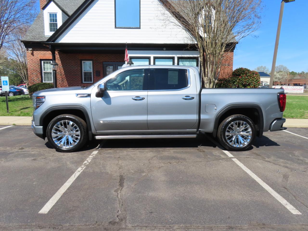GMC Sierra 1500 Denali Crew Cab Short Box 4WD 2023