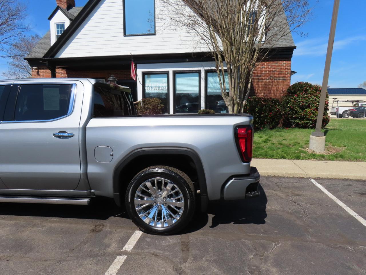 GMC Sierra 1500 Denali Crew Cab Short Box 4WD 2023