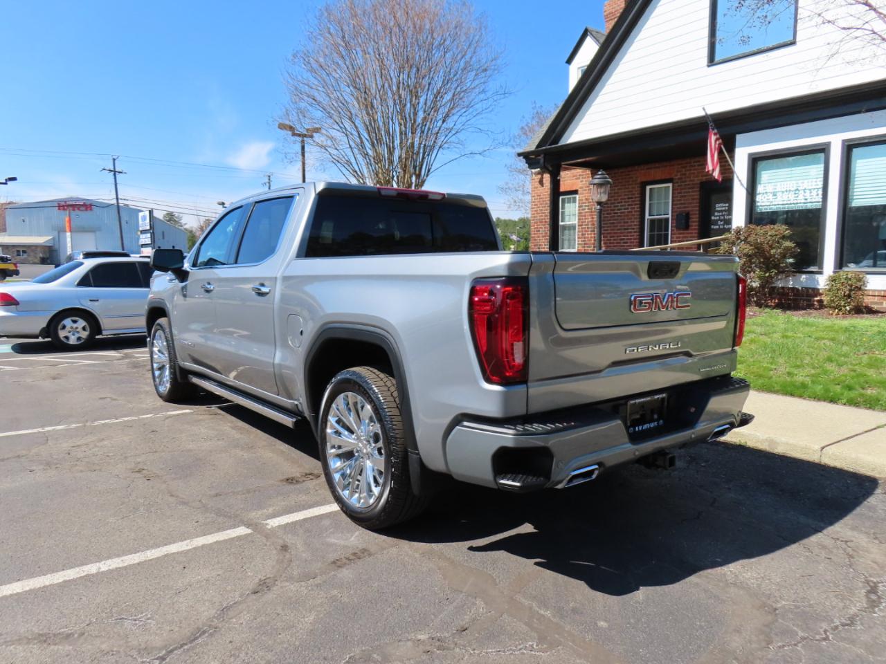 GMC Sierra 1500 Denali Crew Cab Short Box 4WD 2023