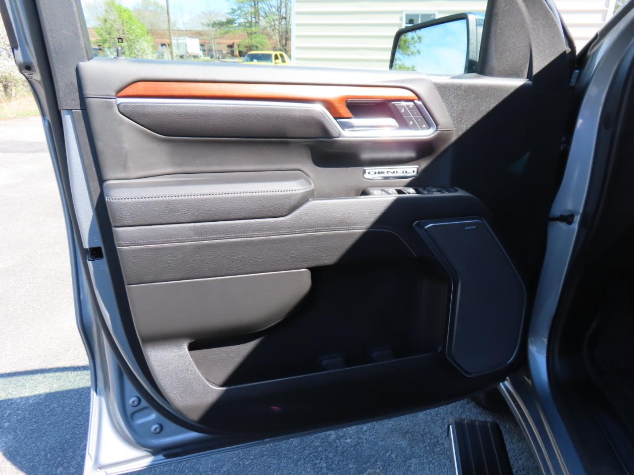 GMC Sierra 1500 Denali Crew Cab Short Box 4WD 2023