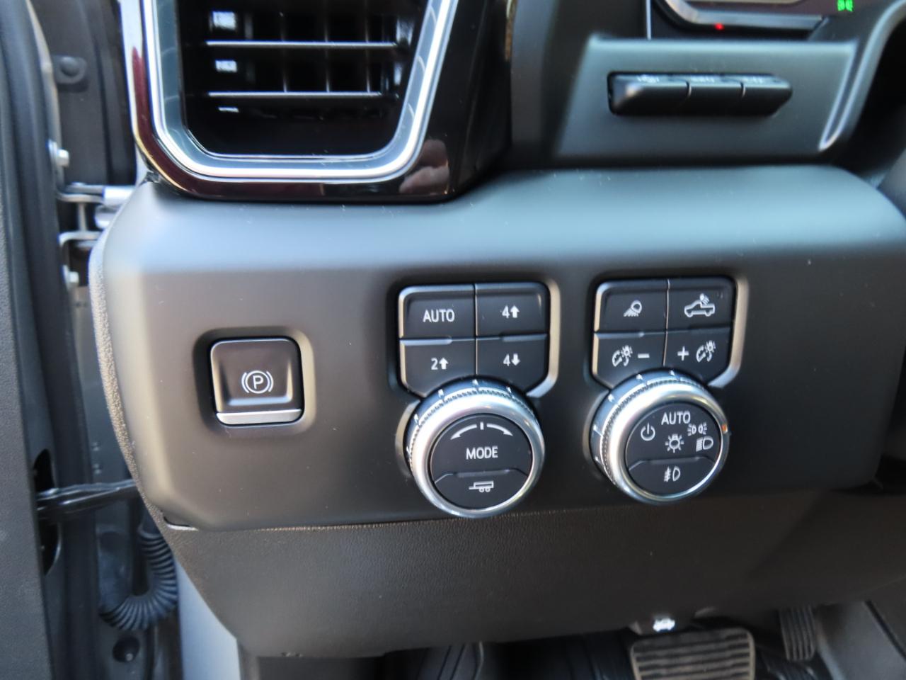 GMC Sierra 1500 Denali Crew Cab Short Box 4WD 2023