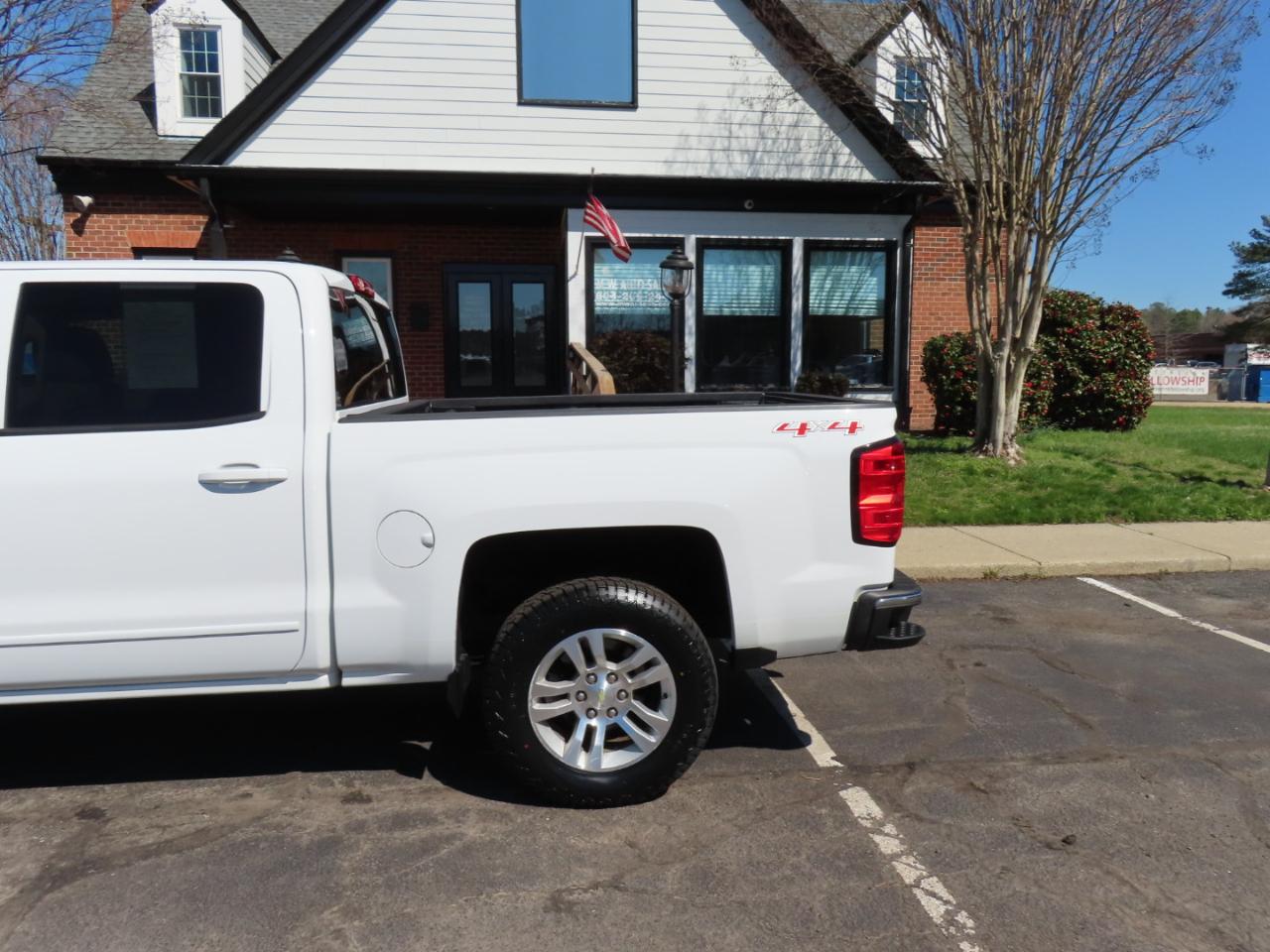 Chevrolet Silverado 1500 LT Crew Cab Short Box 4WD 2015