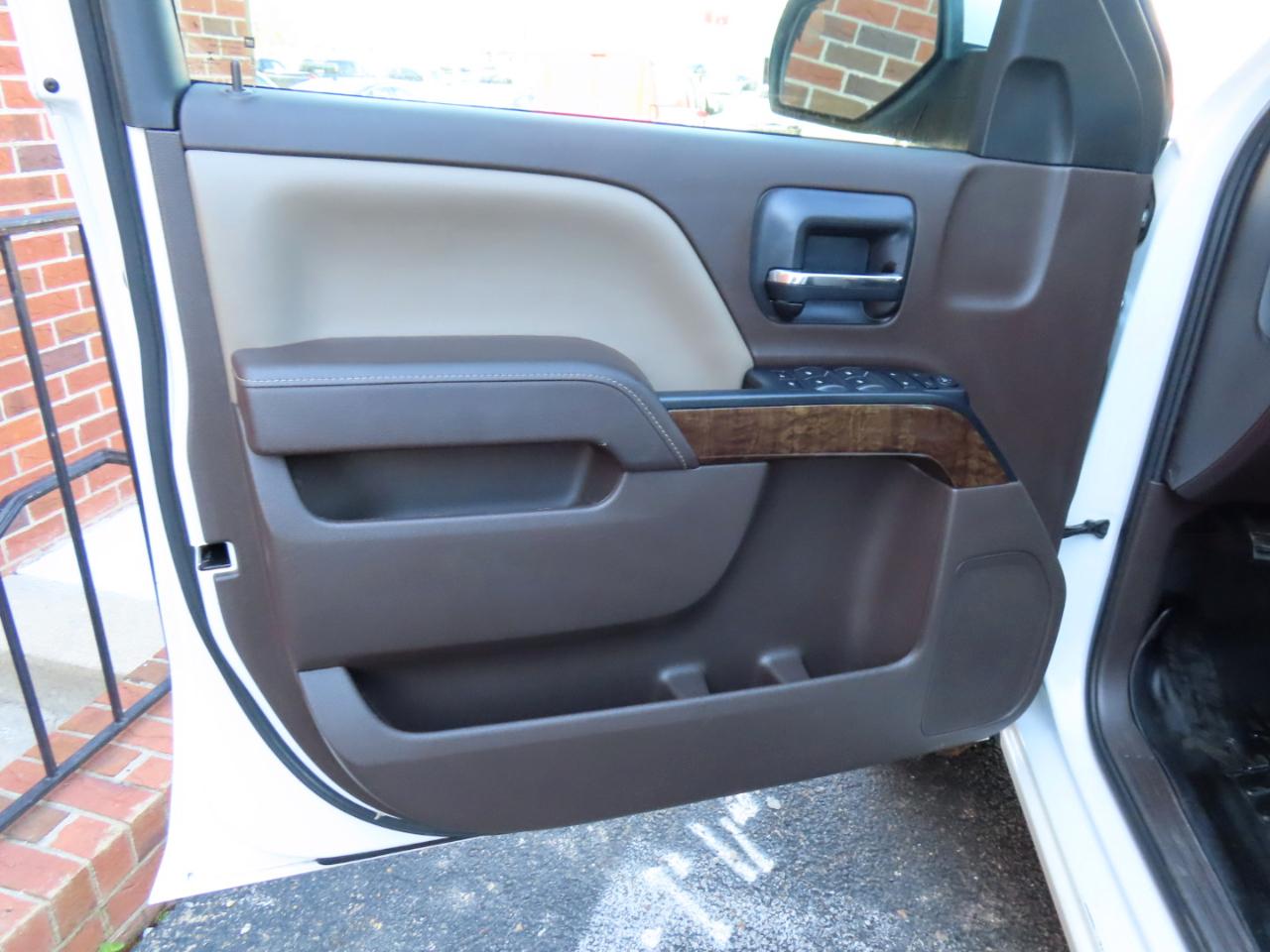 Chevrolet Silverado 1500 LT Crew Cab Short Box 4WD 2015