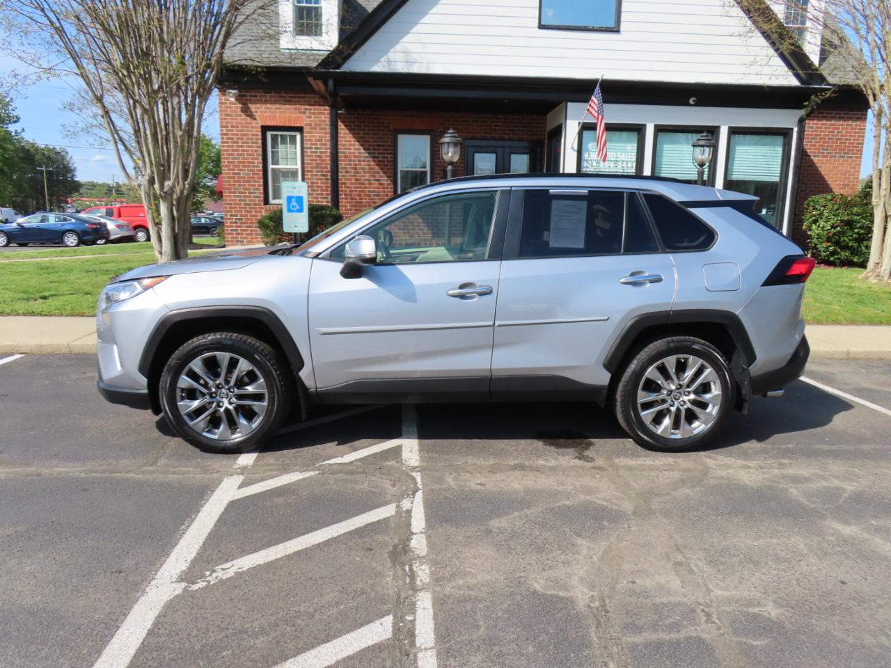 Toyota RAV4 Limited AWD 2019