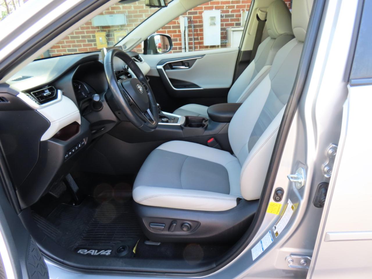 Toyota RAV4 Limited AWD 2019