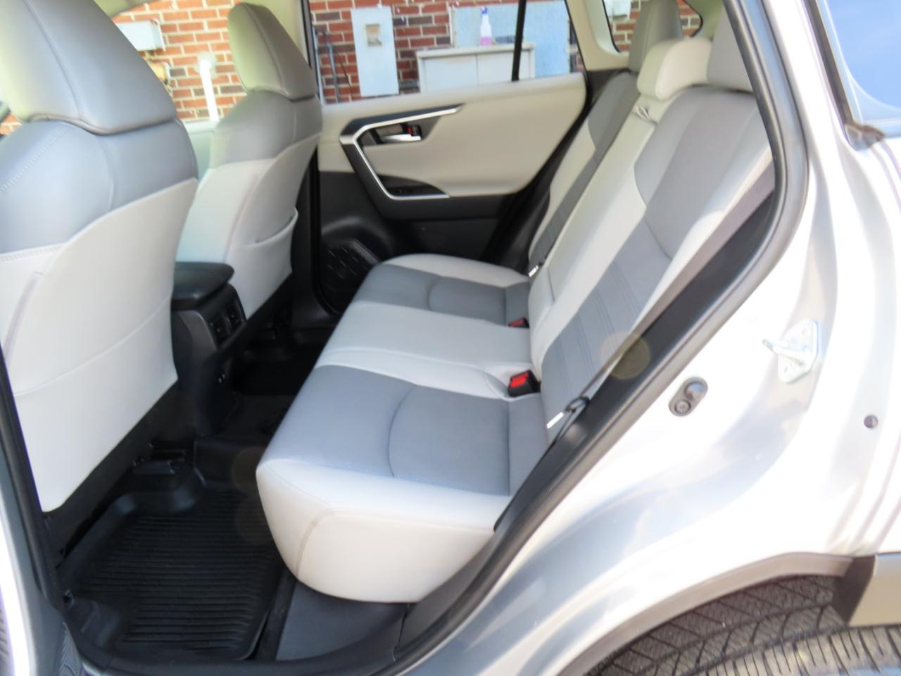 Toyota RAV4 Limited AWD 2019