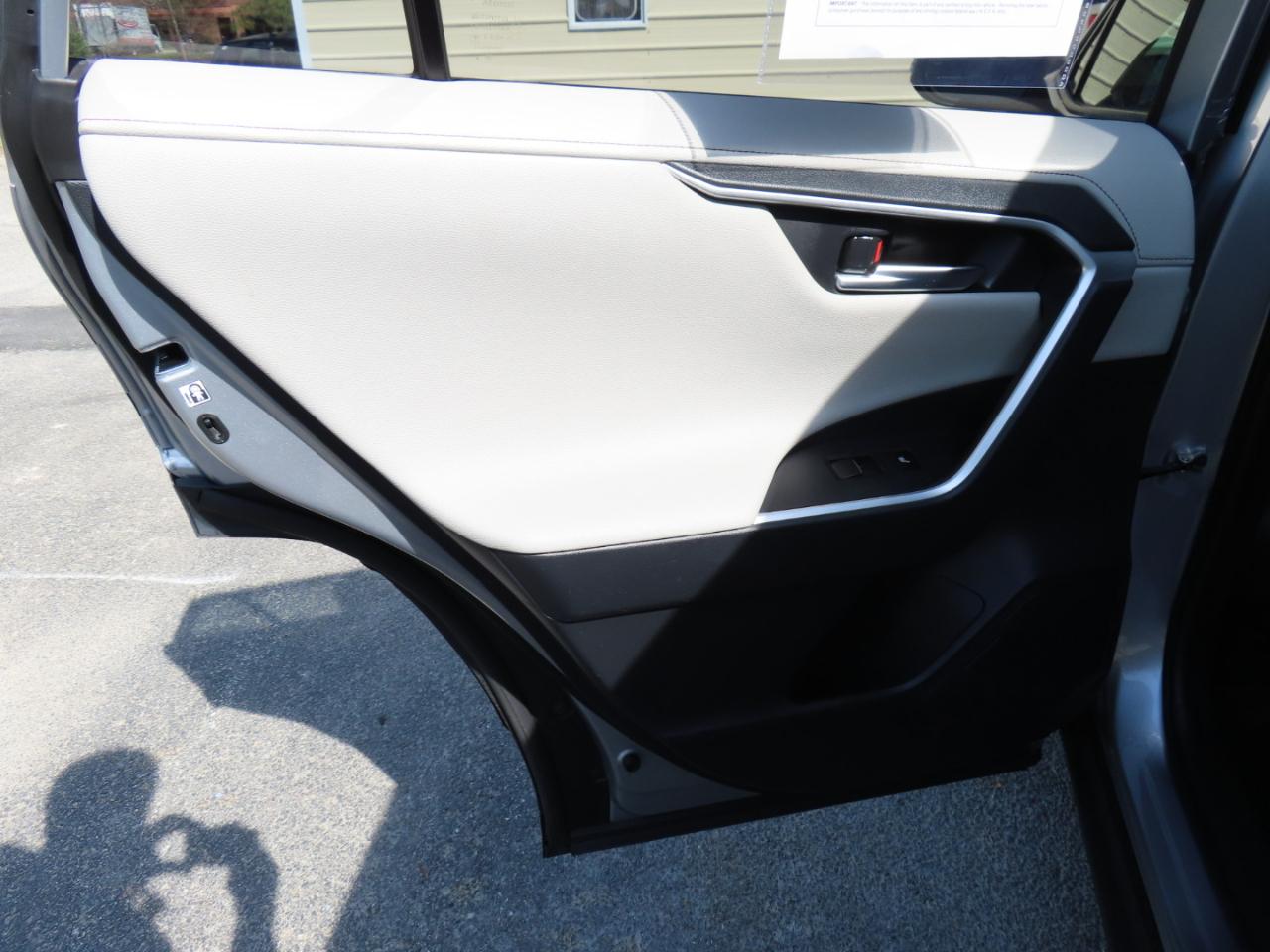 Toyota RAV4 Limited AWD 2019