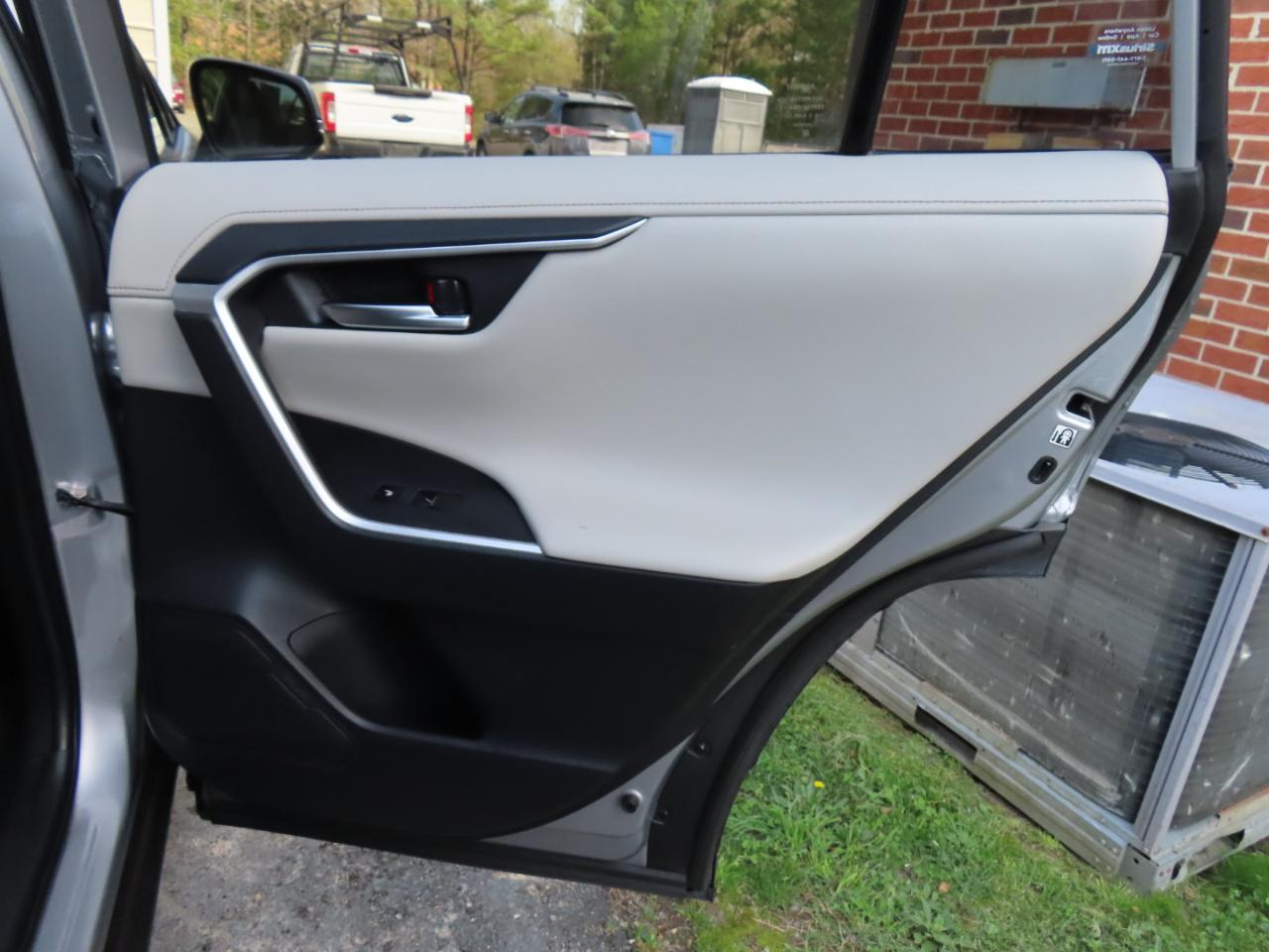 Toyota RAV4 Limited AWD 2019