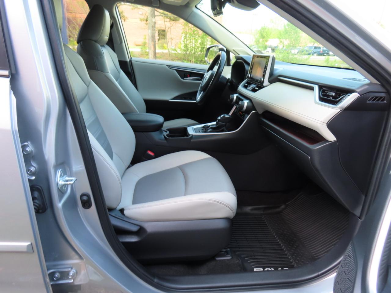 Toyota RAV4 Limited AWD 2019