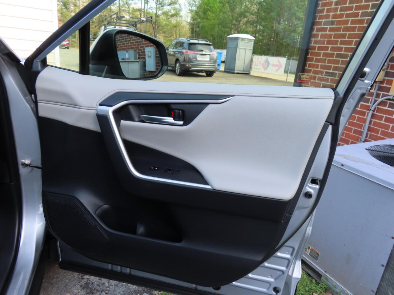 Toyota RAV4 Limited AWD 2019