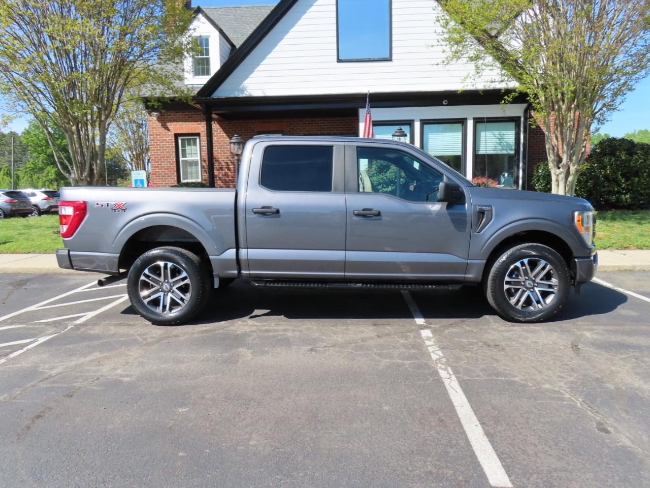 Ford F-150 STX SuperCrew 4WD 2022