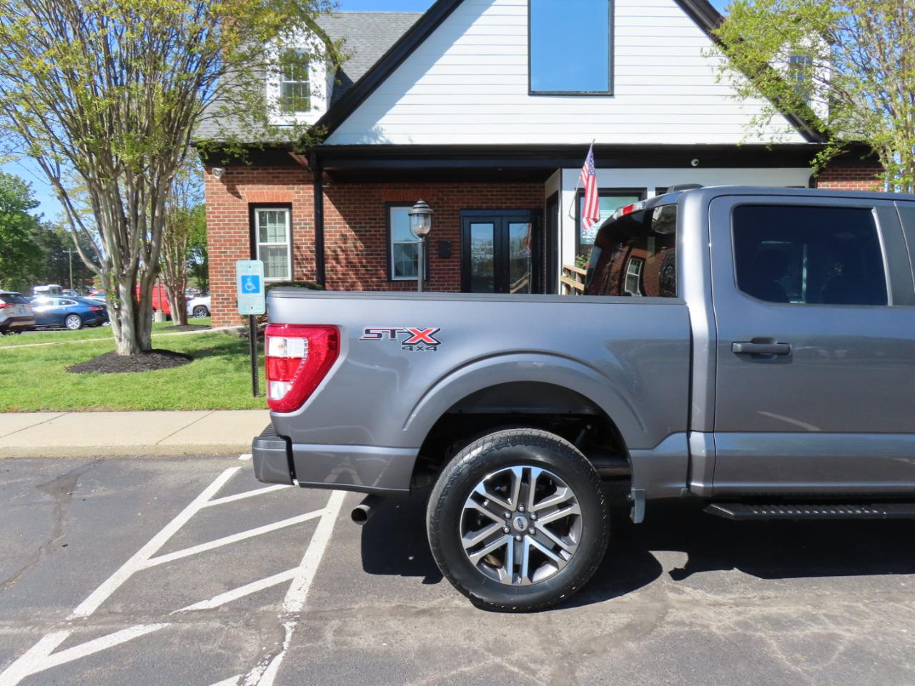 Ford F-150 STX SuperCrew 4WD 2022