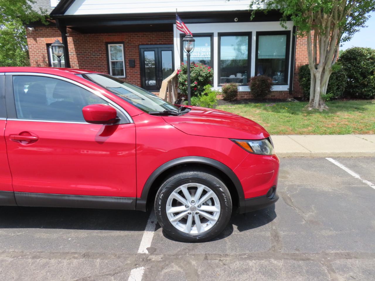 Nissan Rogue Sport S 2017