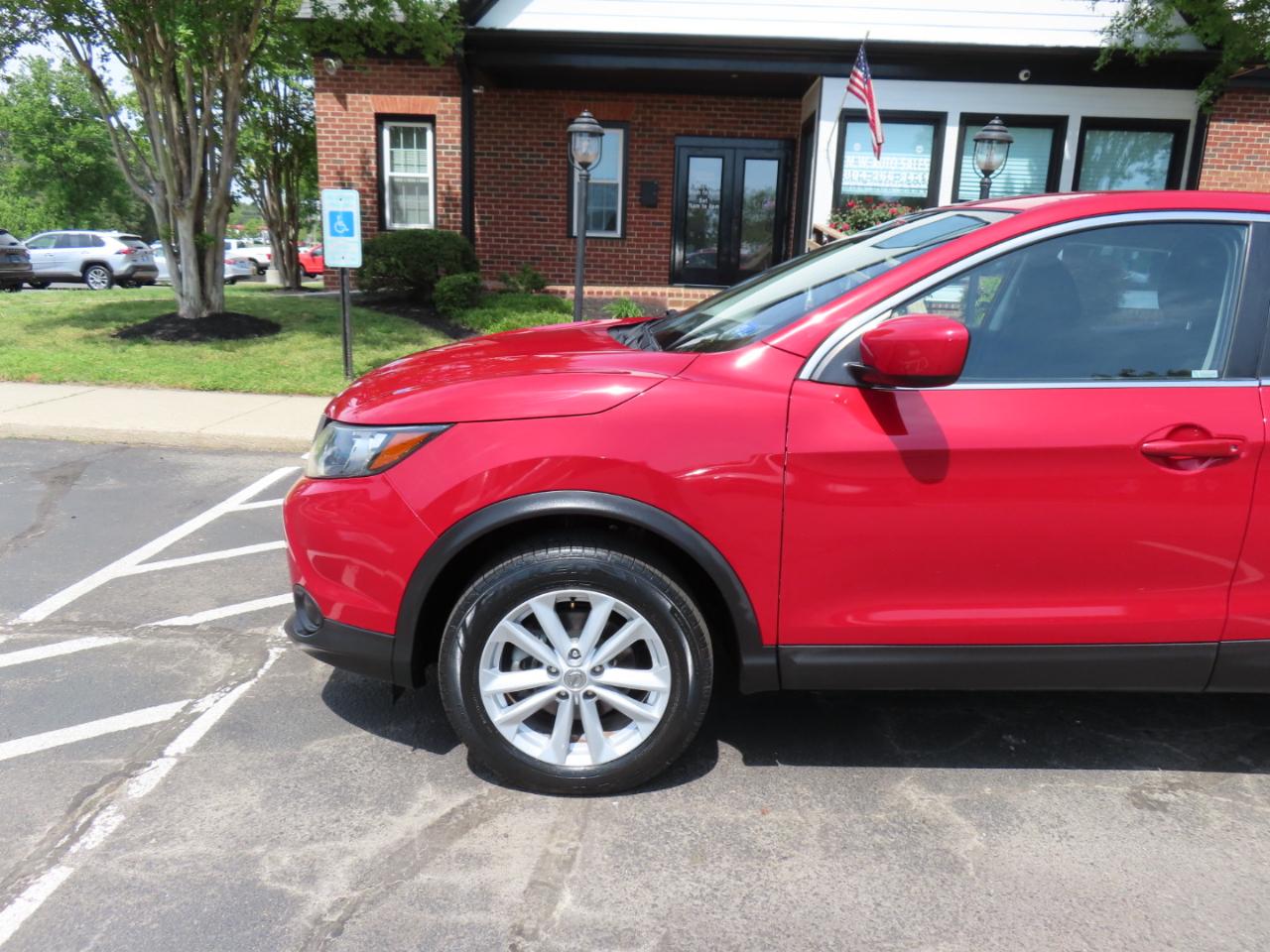 Nissan Rogue Sport S 2017