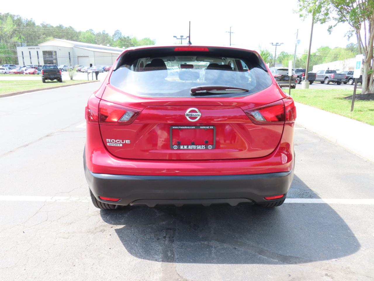 Nissan Rogue Sport S 2017