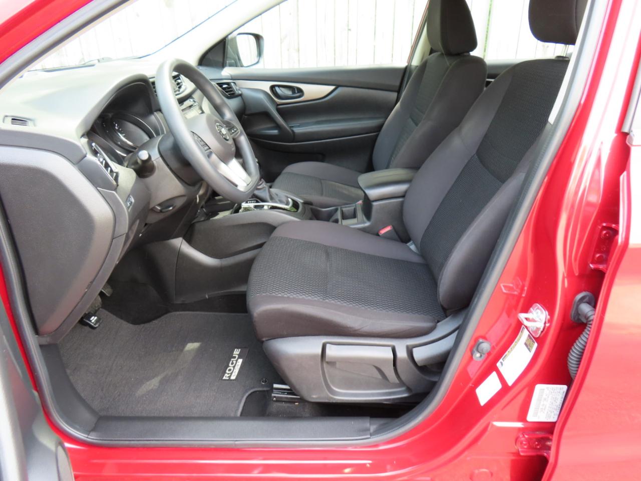 Nissan Rogue Sport S 2017