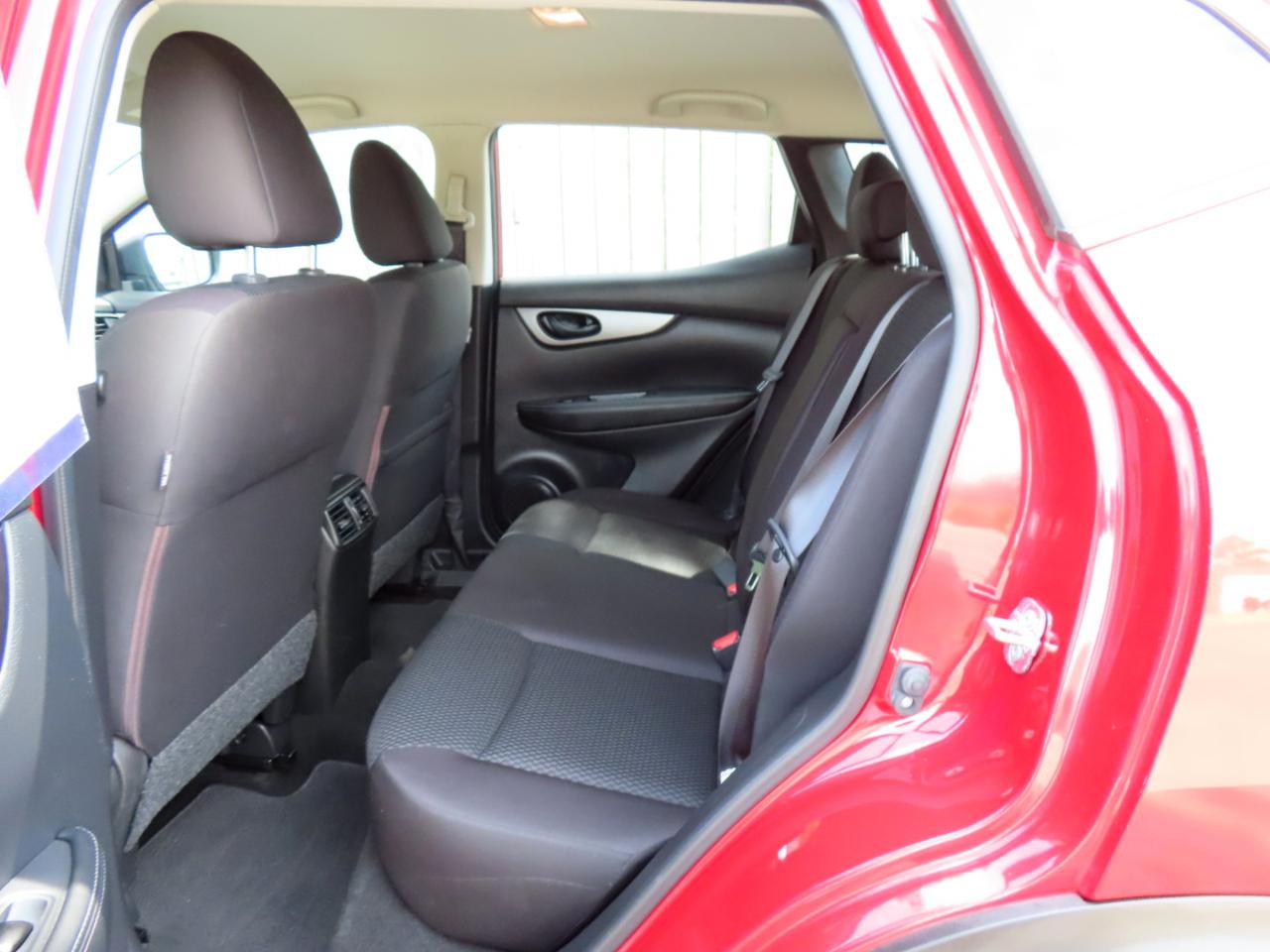 Nissan Rogue Sport S 2017