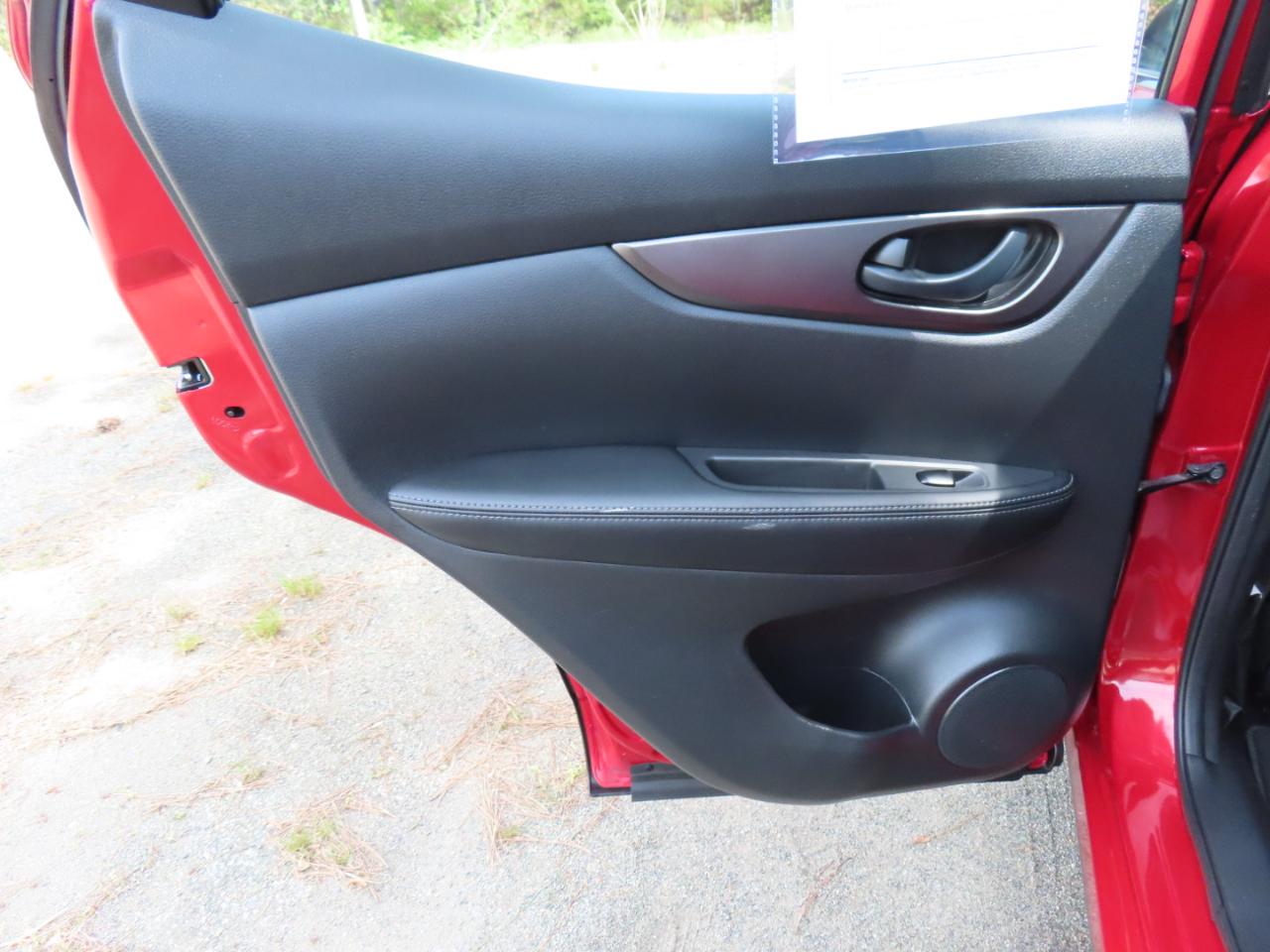 Nissan Rogue Sport S 2017