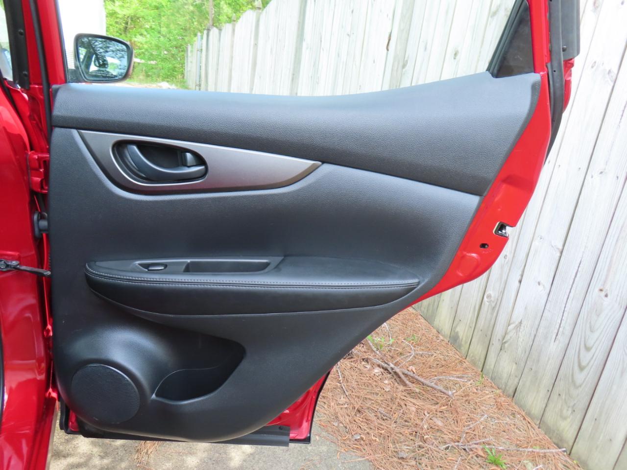 Nissan Rogue Sport S 2017