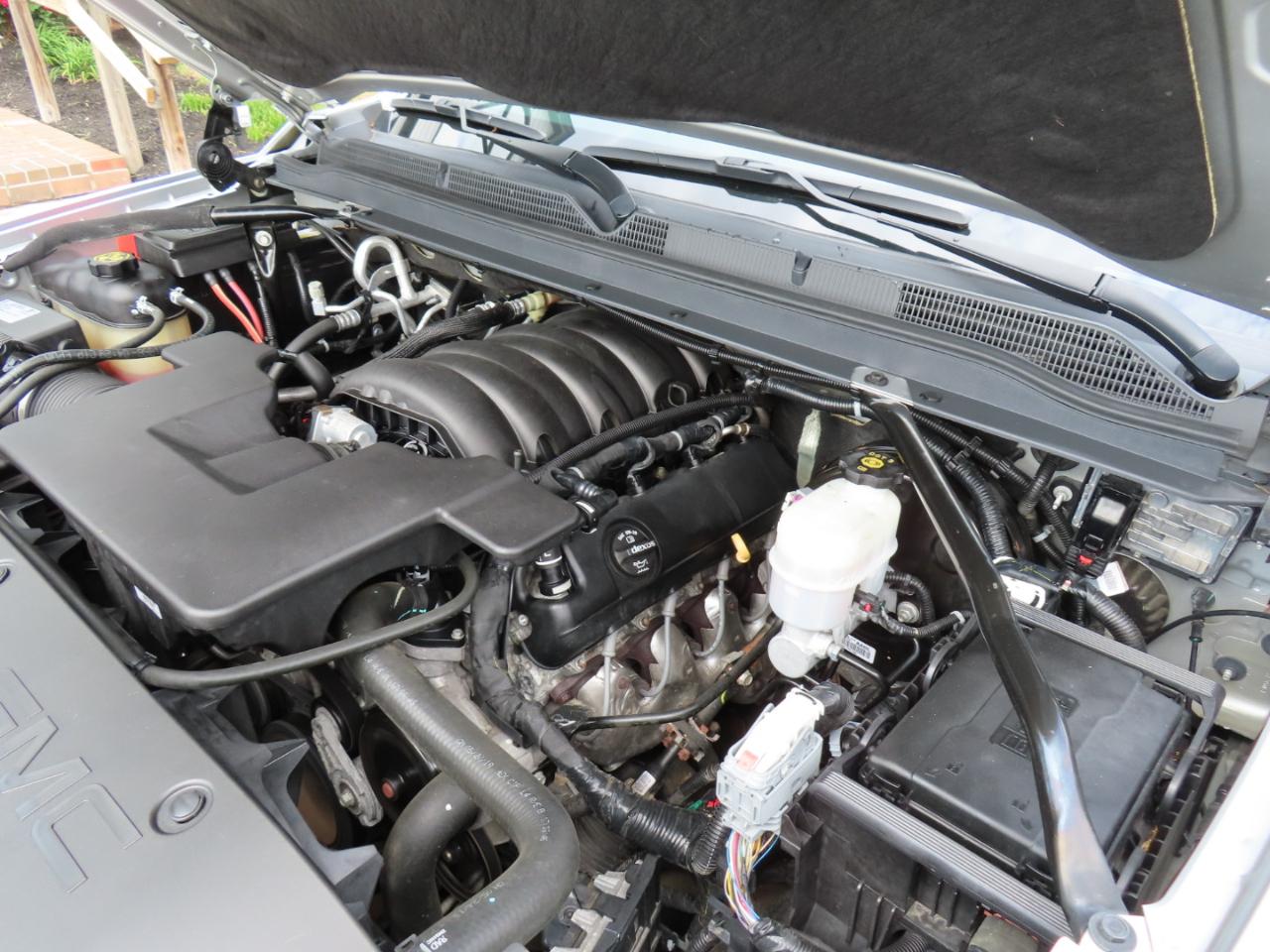 GMC Yukon Denali 4WD 2018