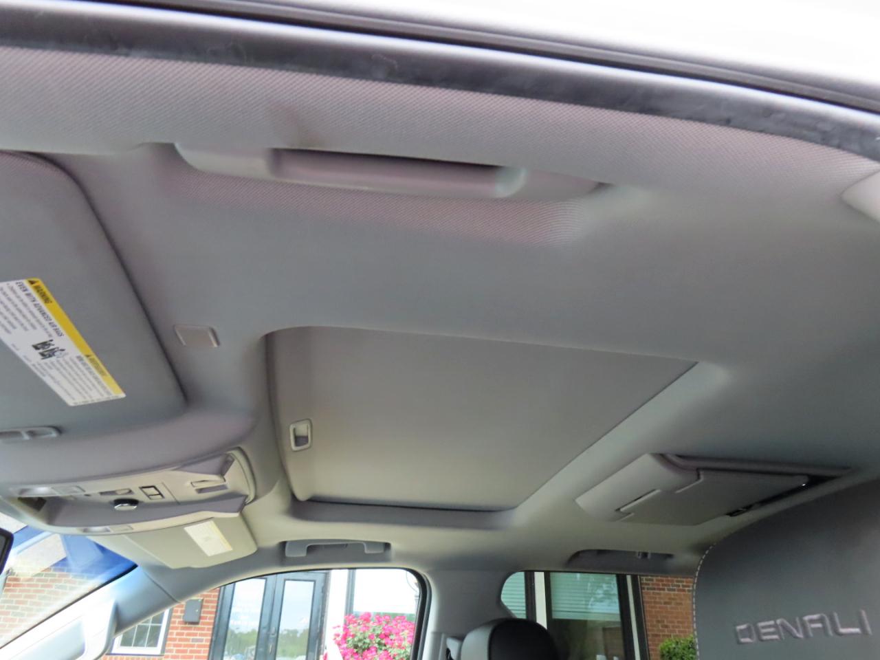 GMC Yukon Denali 4WD 2018