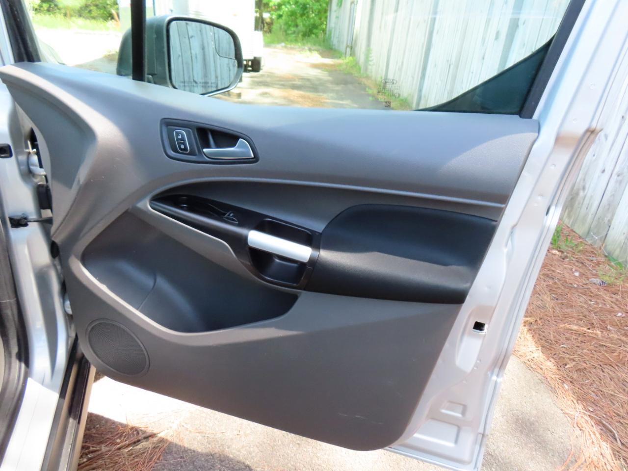 Ford Transit Connect Cargo Van XLT LWB w/Rear Liftgate 2020