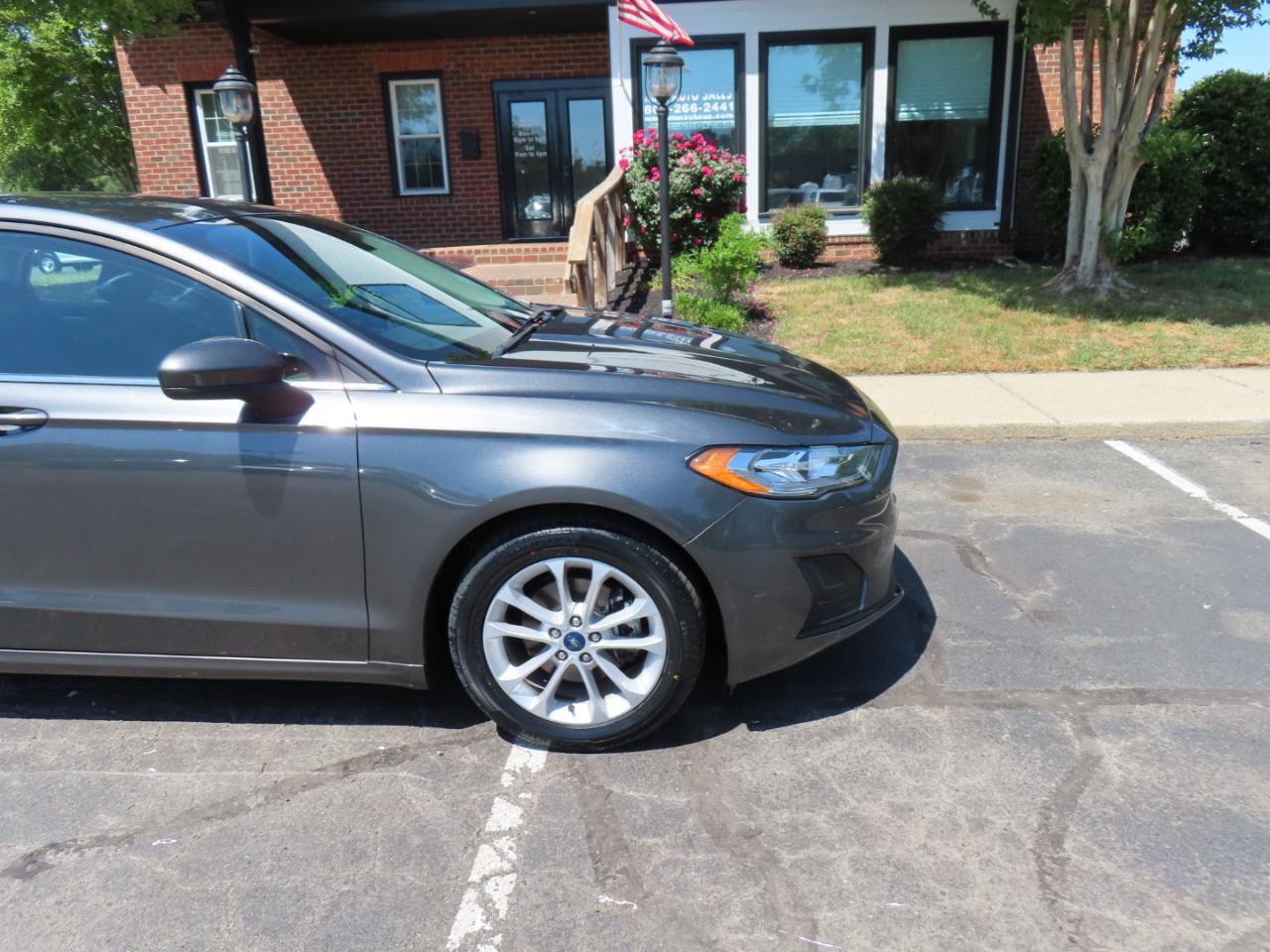 Ford Fusion SE 2020