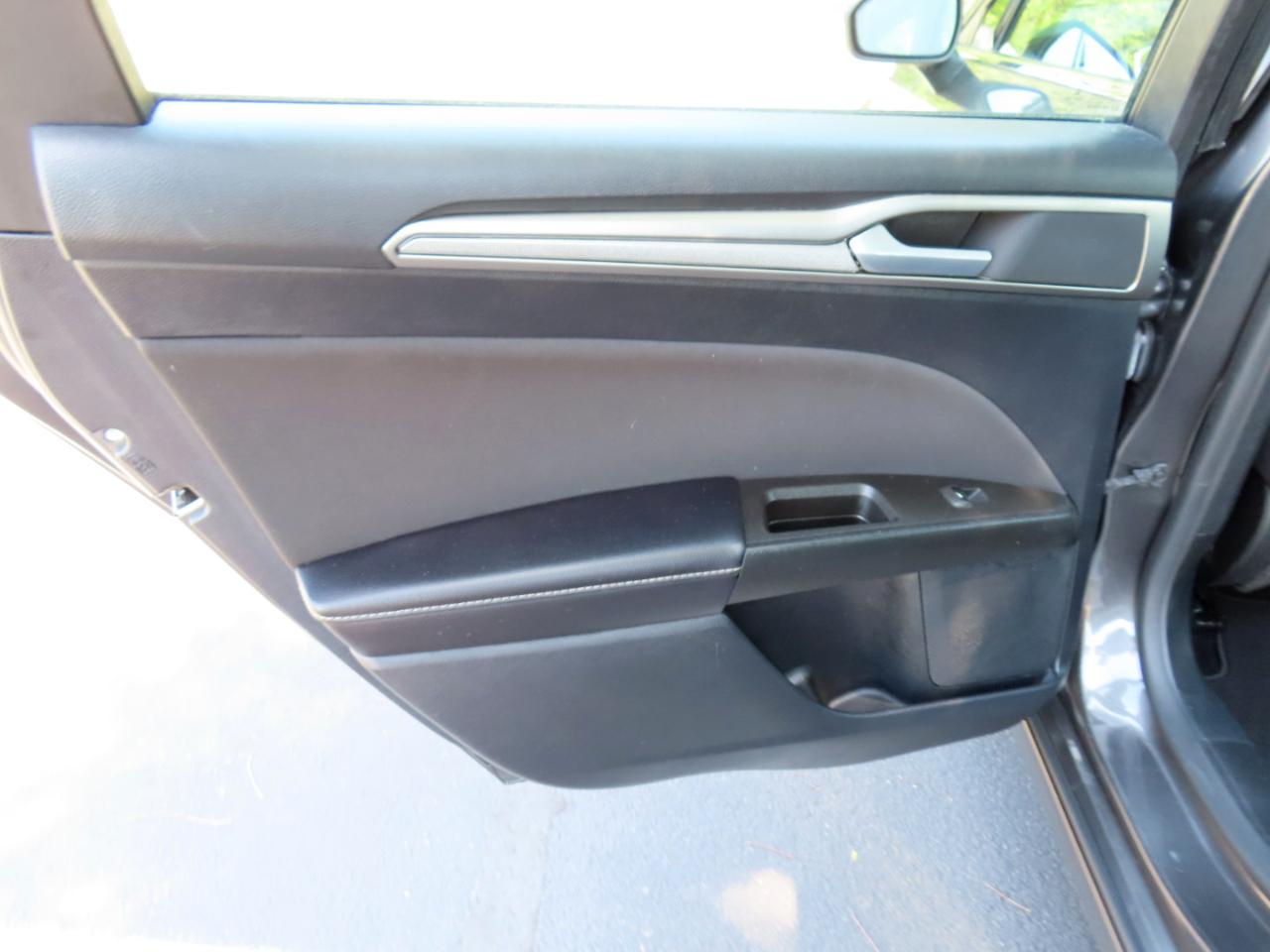 Ford Fusion SE 2020