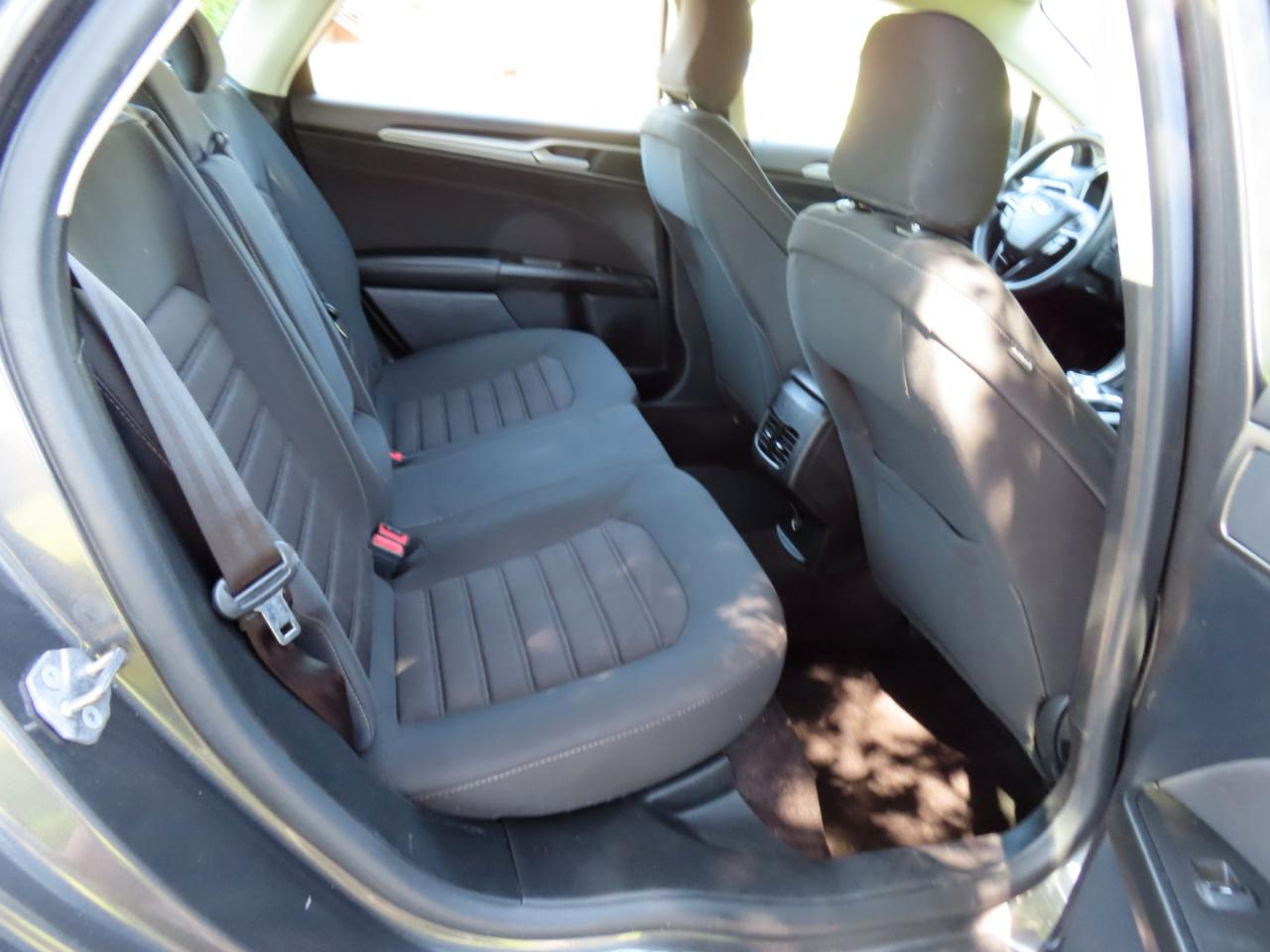Ford Fusion SE 2020
