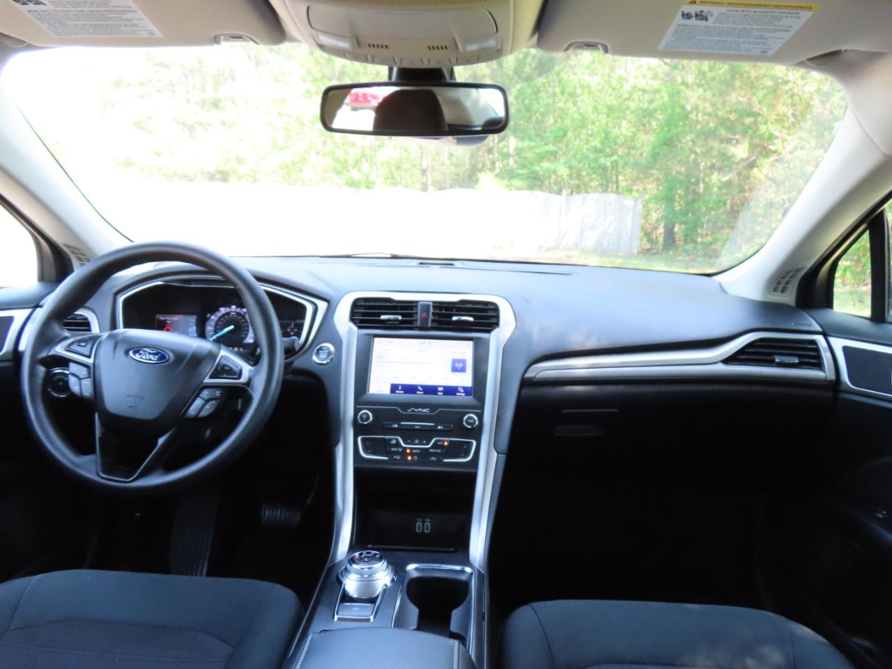 Ford Fusion SE 2020