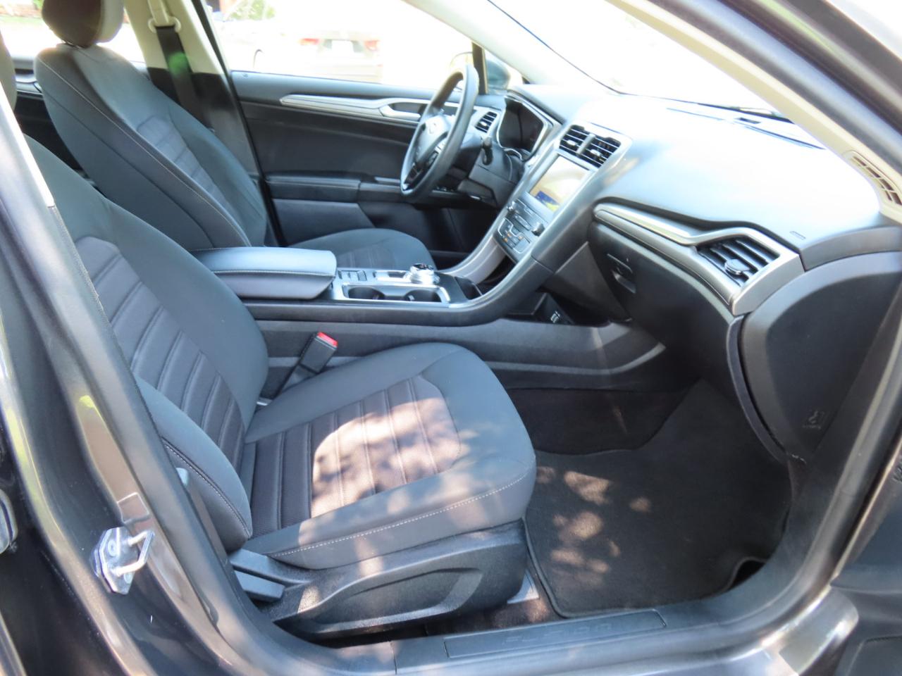 Ford Fusion SE 2020