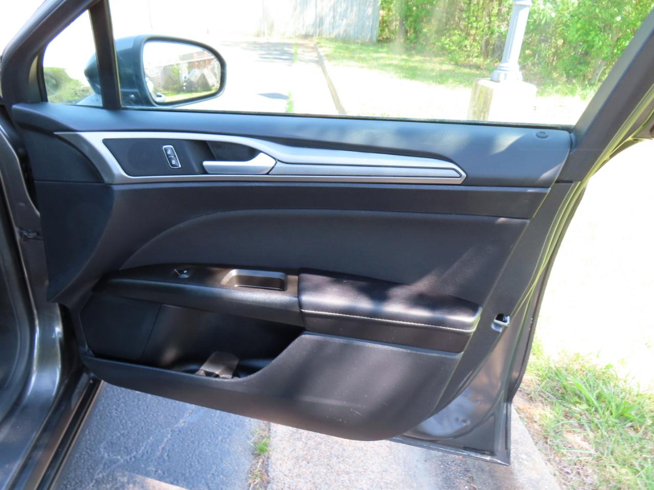 Ford Fusion SE 2020