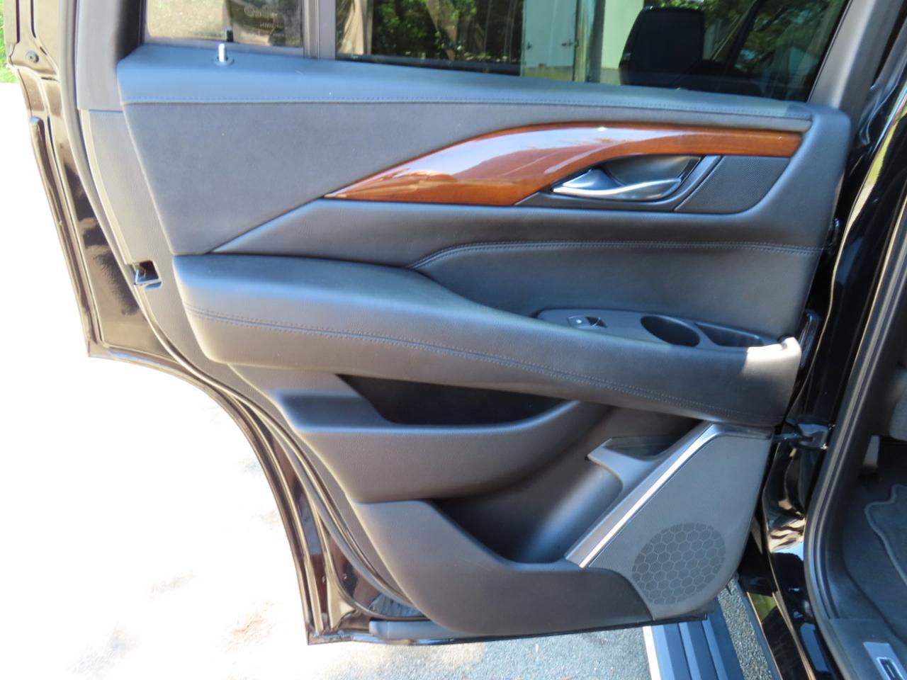 Cadillac Escalade Premium 2WD 2018