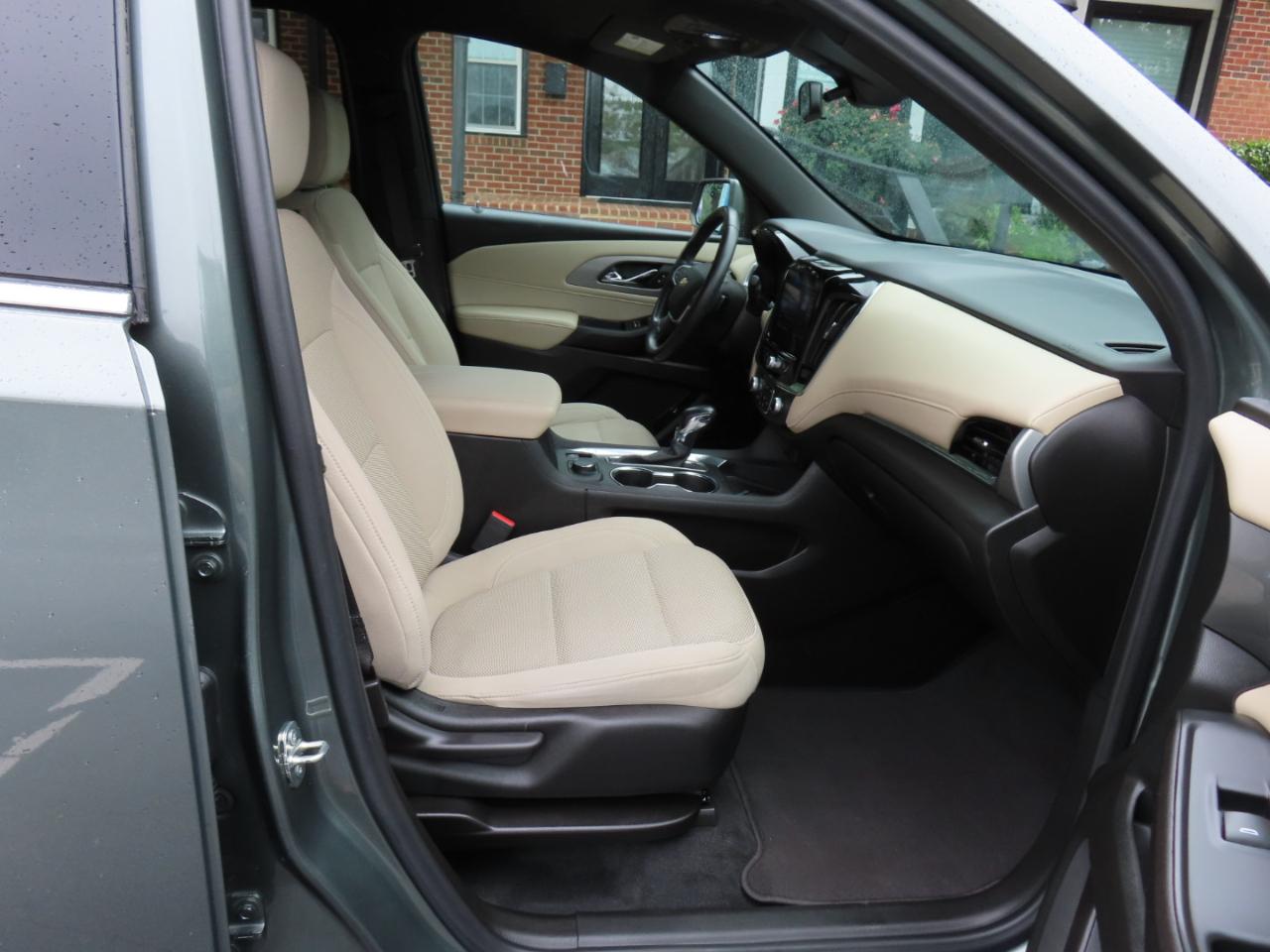 Chevrolet Traverse LT Cloth FWD 2022
