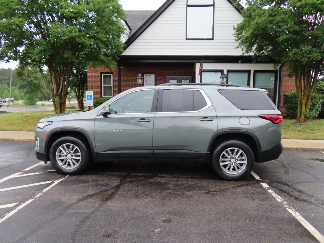 Chevrolet Traverse LT Cloth FWD 2022