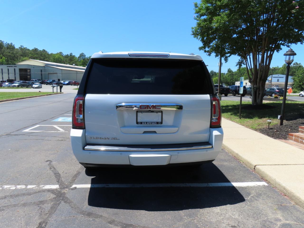GMC Yukon XL Denali 2WD 2017