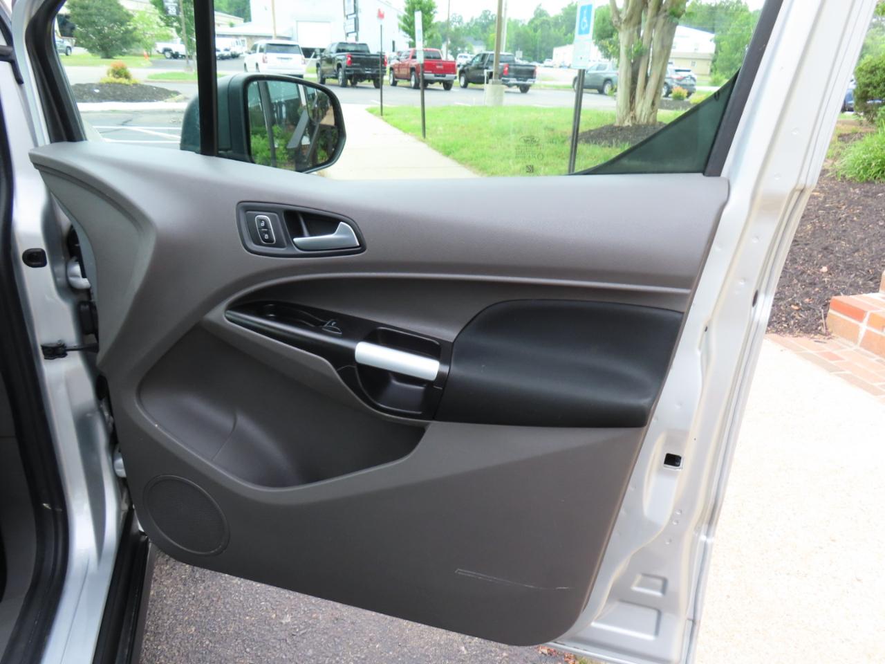 Ford Transit Connect Cargo Van XLT LWB w/Rear Liftgate 2020