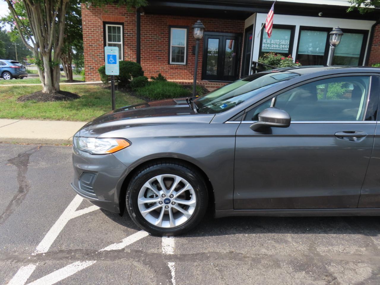 Ford Fusion SE 2020
