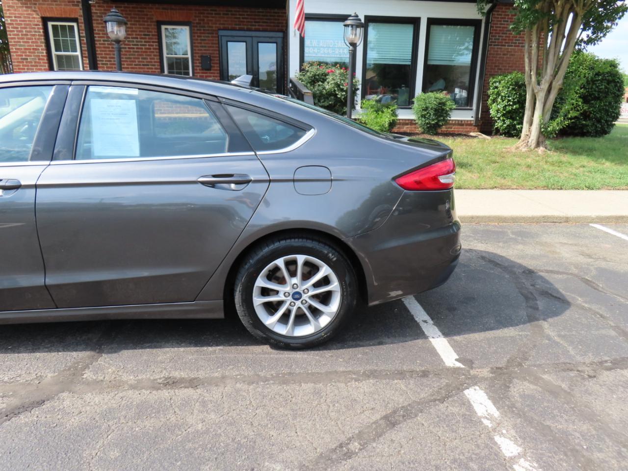 Ford Fusion SE 2020