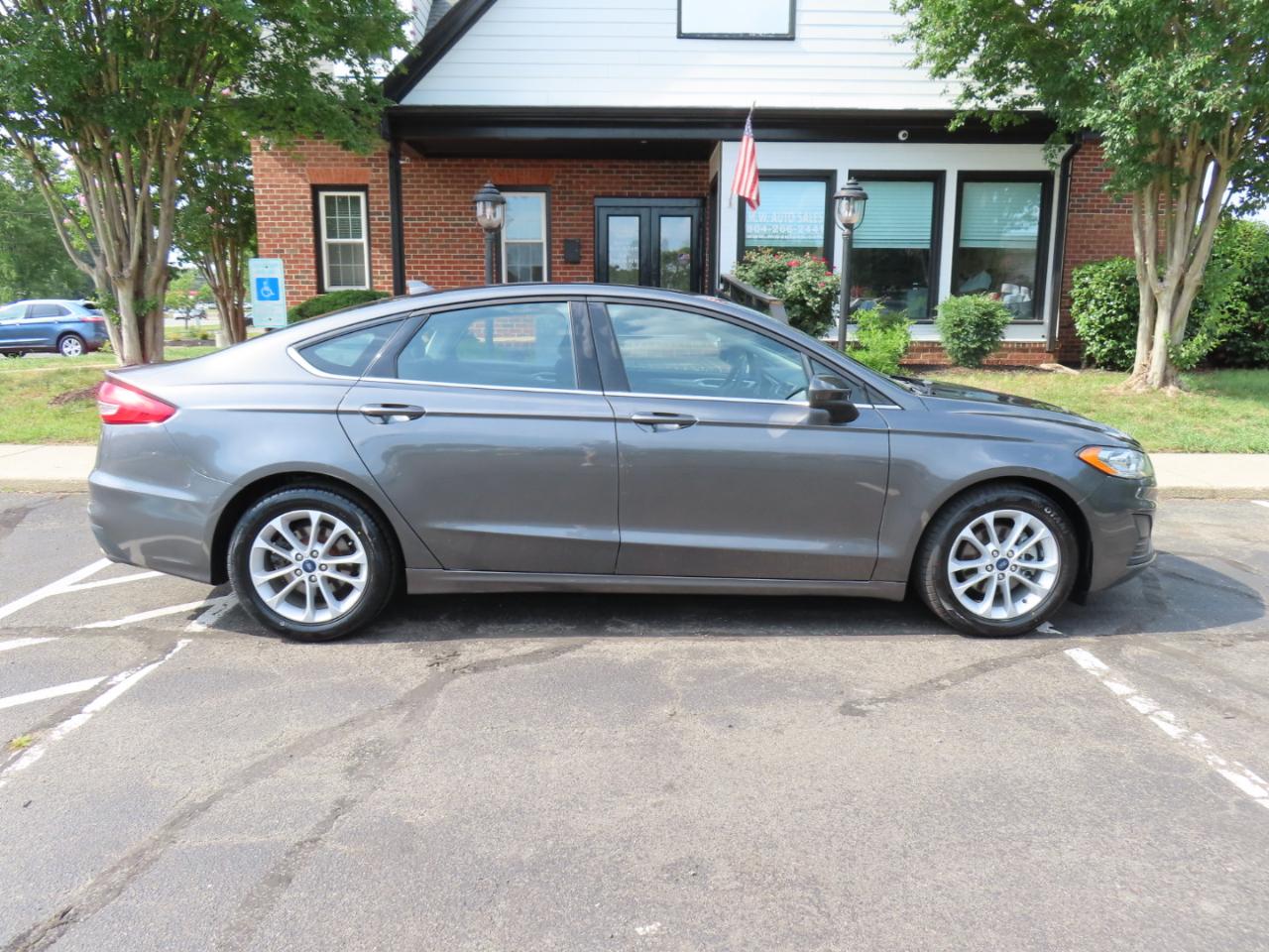 Ford Fusion SE 2020