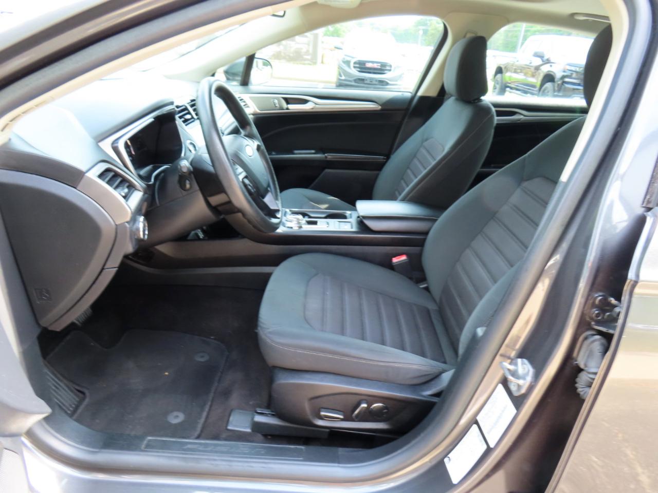 Ford Fusion SE 2020