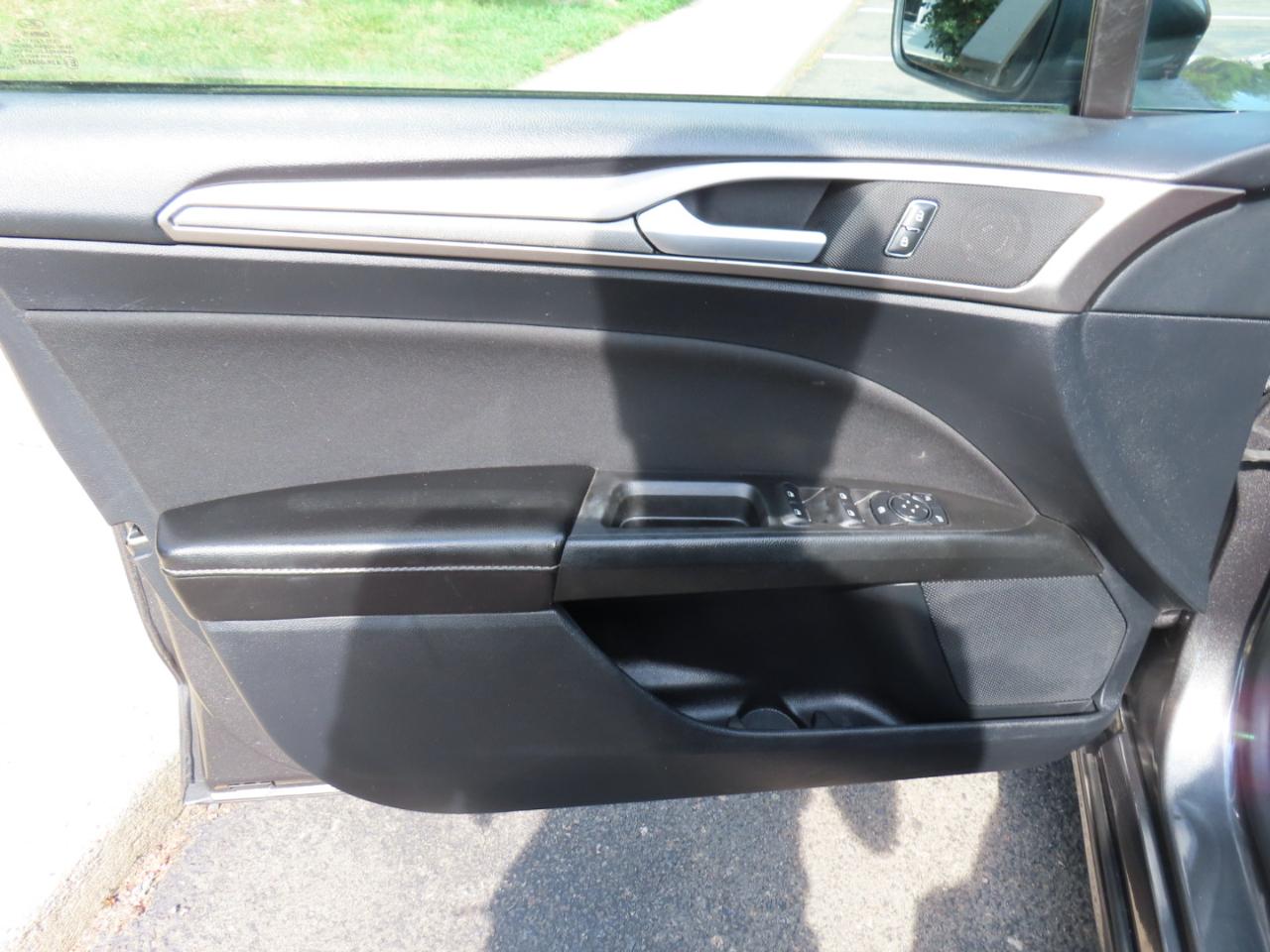 Ford Fusion SE 2020