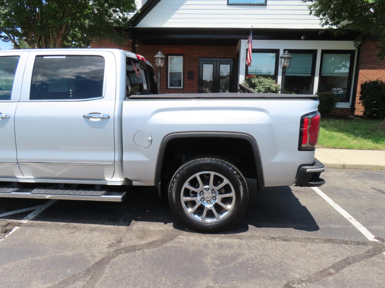 GMC Sierra 1500 Denali Crew Cab Short Box 4WD 2018