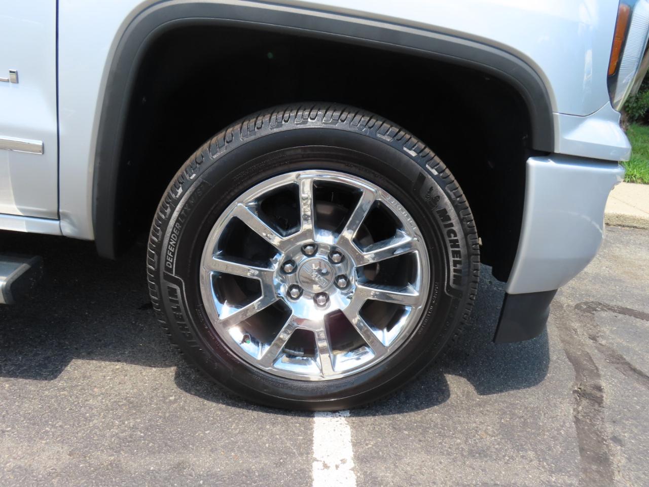 GMC Sierra 1500 Denali Crew Cab Short Box 4WD 2018