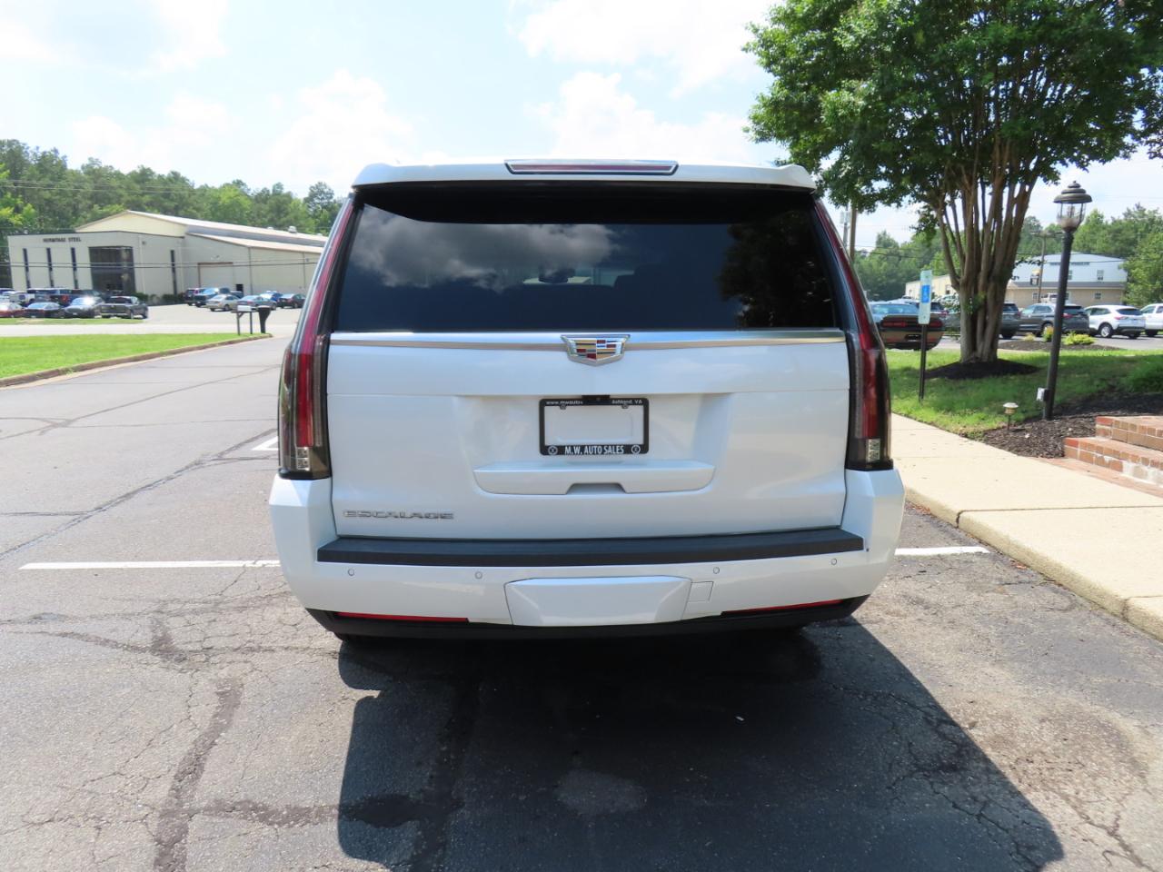 Cadillac Escalade ESV Premium 4WD 2018