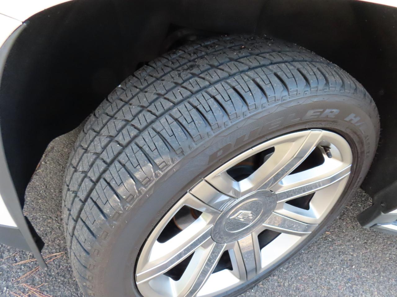 Cadillac Escalade ESV Premium 4WD 2018