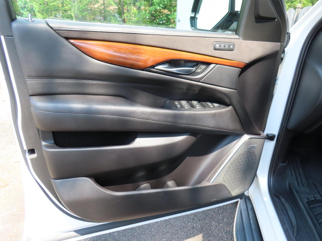 Cadillac Escalade ESV Premium 4WD 2018